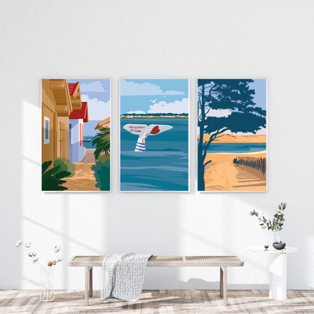 Triptyque du Bassin d'Arcachon affiché dans l'entrée d'une maison moderne. Affiche de décoration murale par Monsieur Biquette.